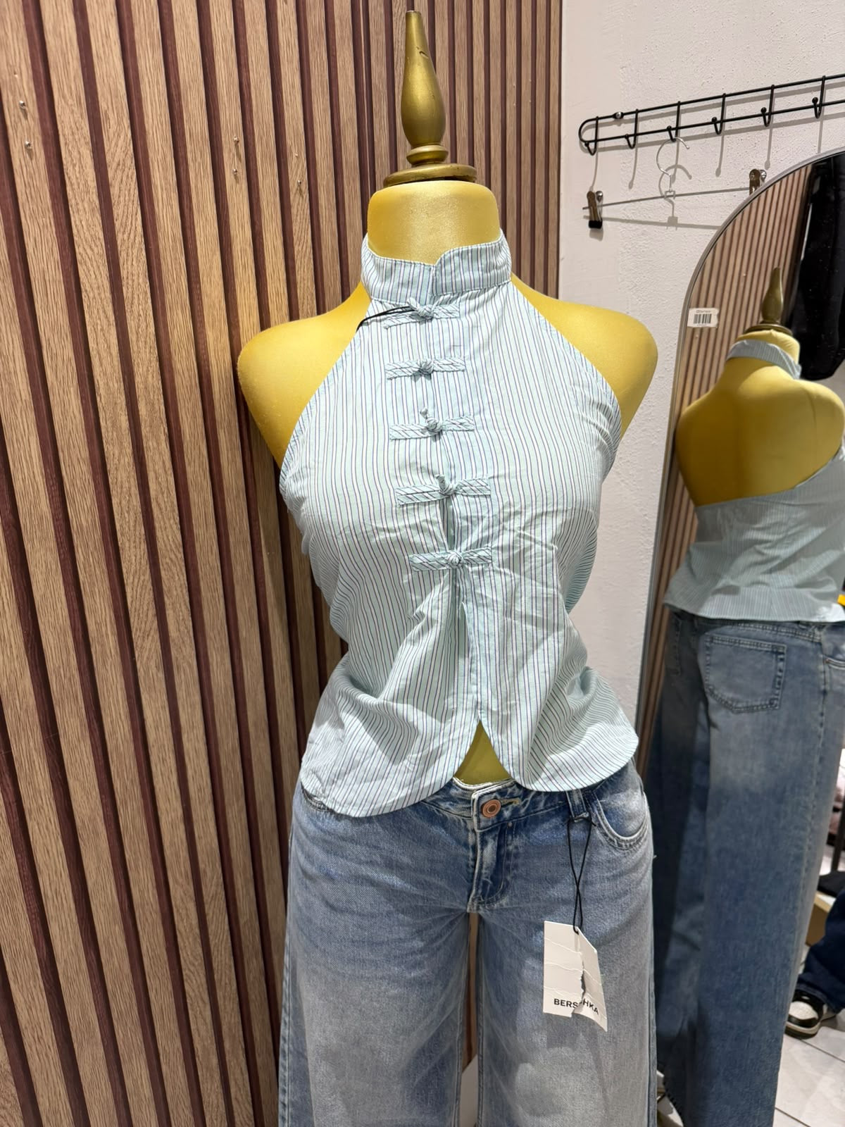 Top halter a rayas con nudos Pull&Bear