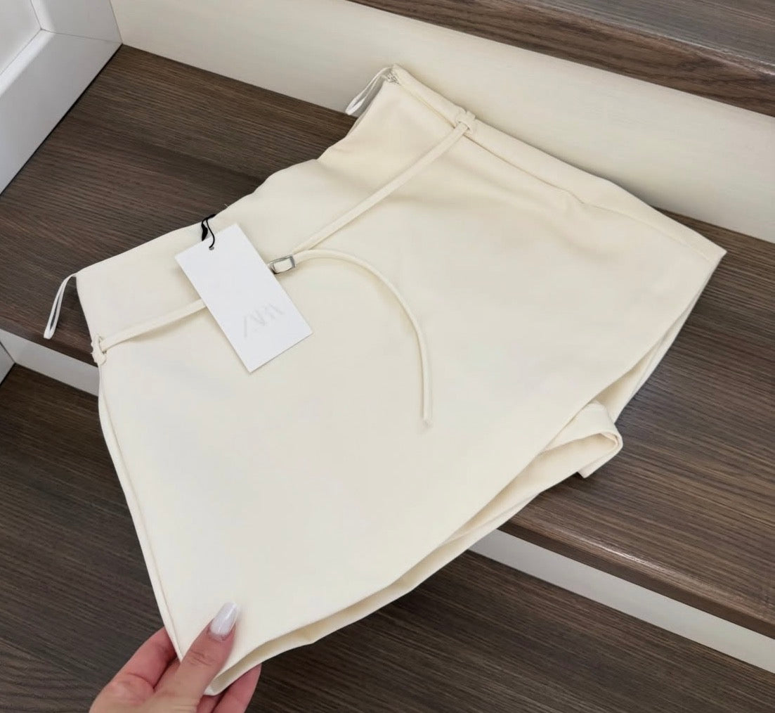 Falda short Zara