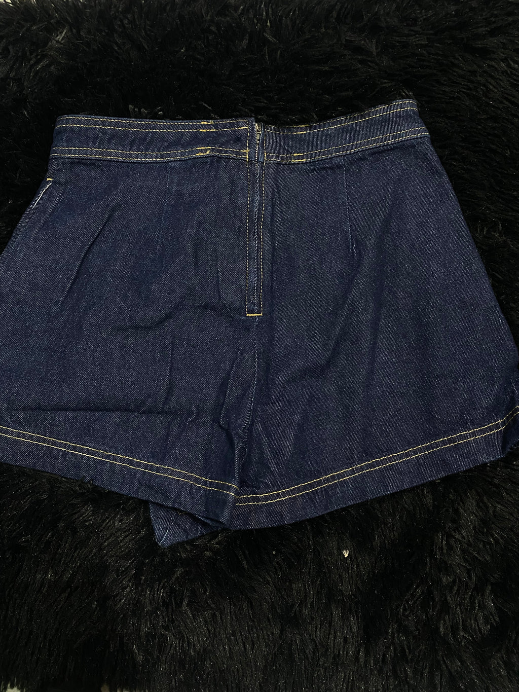 Short (HYM)
