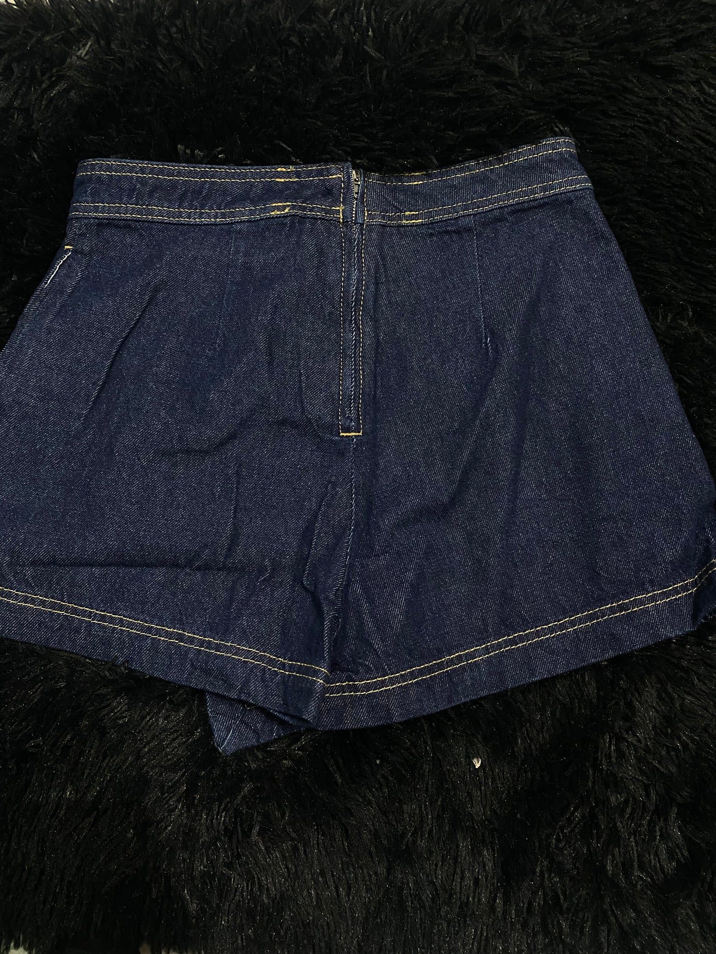 Short (HYM)