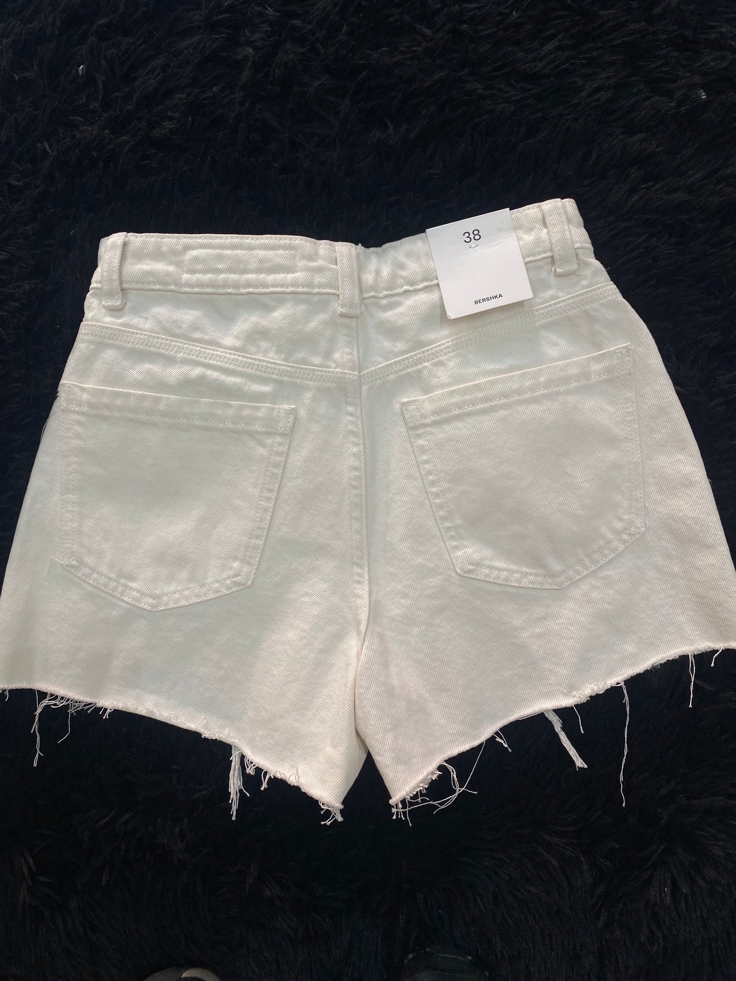 Short (BERSHKA)