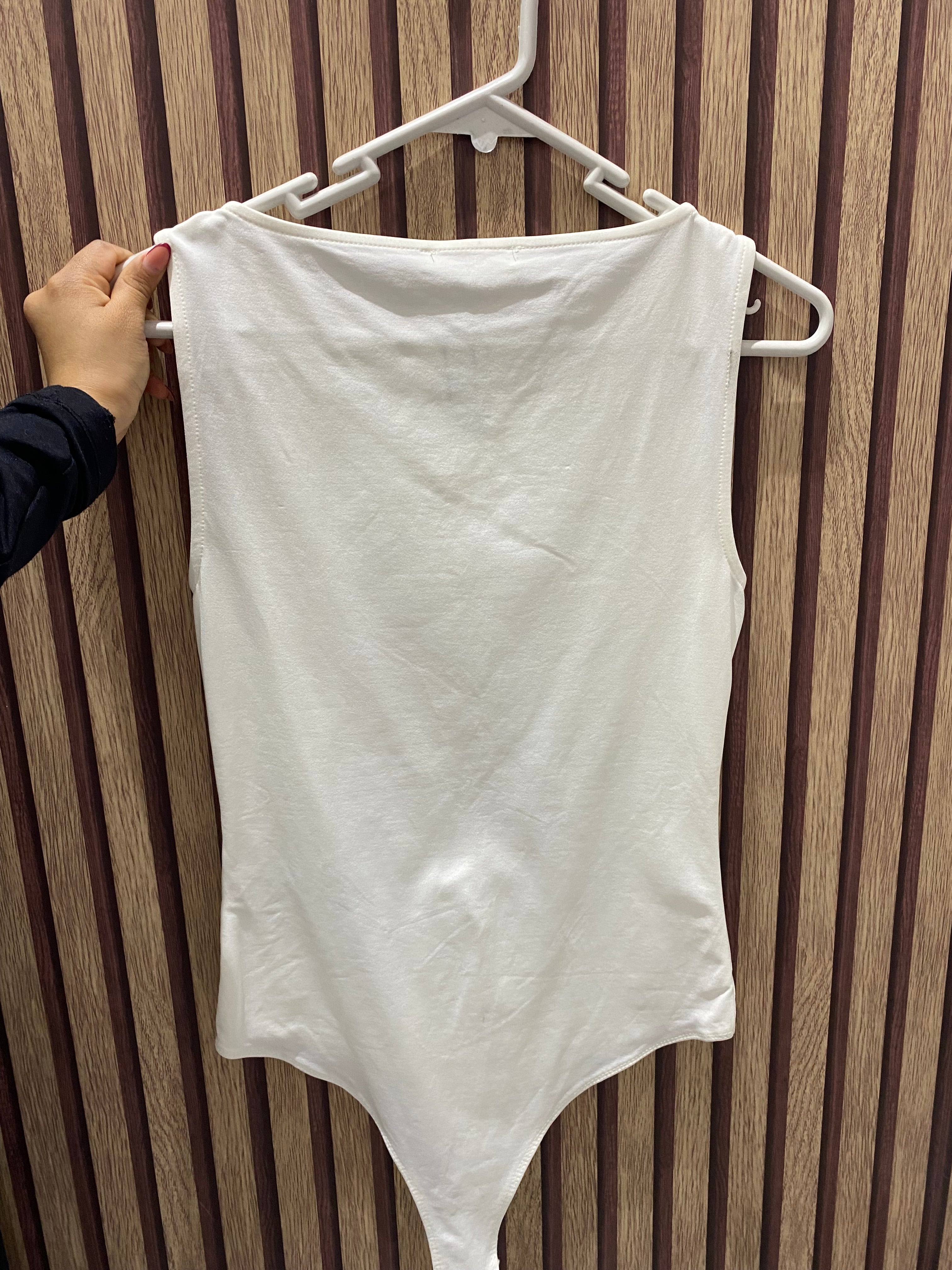 Body (STRADIVARIUS)