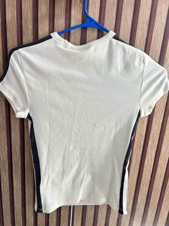Blusa básica (BERSHKA)