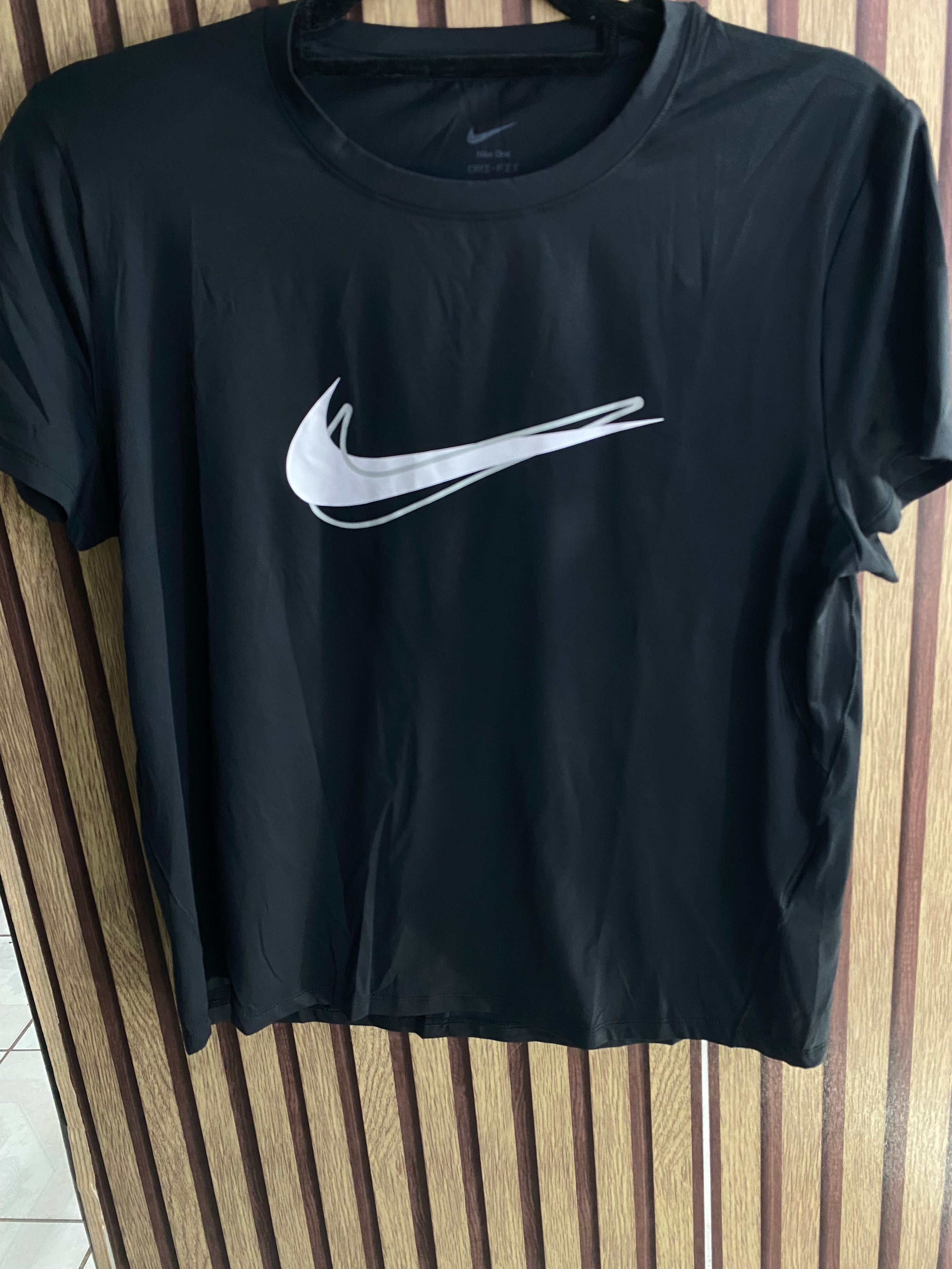 Blusa Deportiva (NIKE)