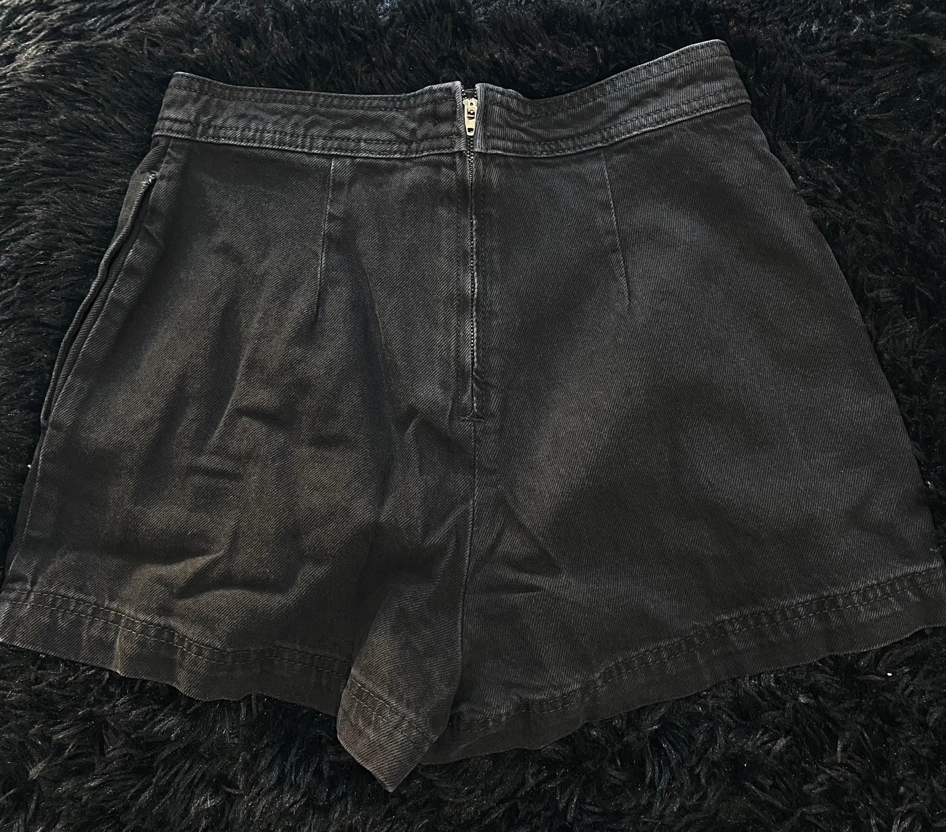 Short (HYM)