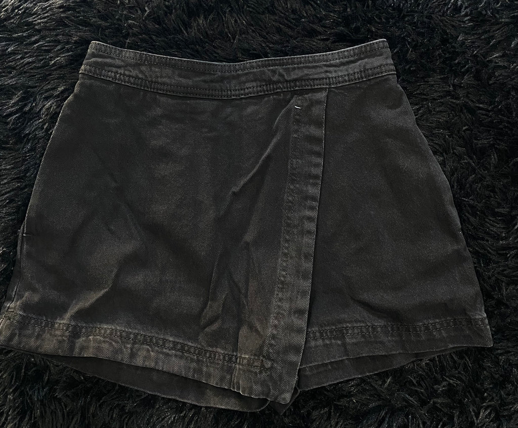 Short (HYM)