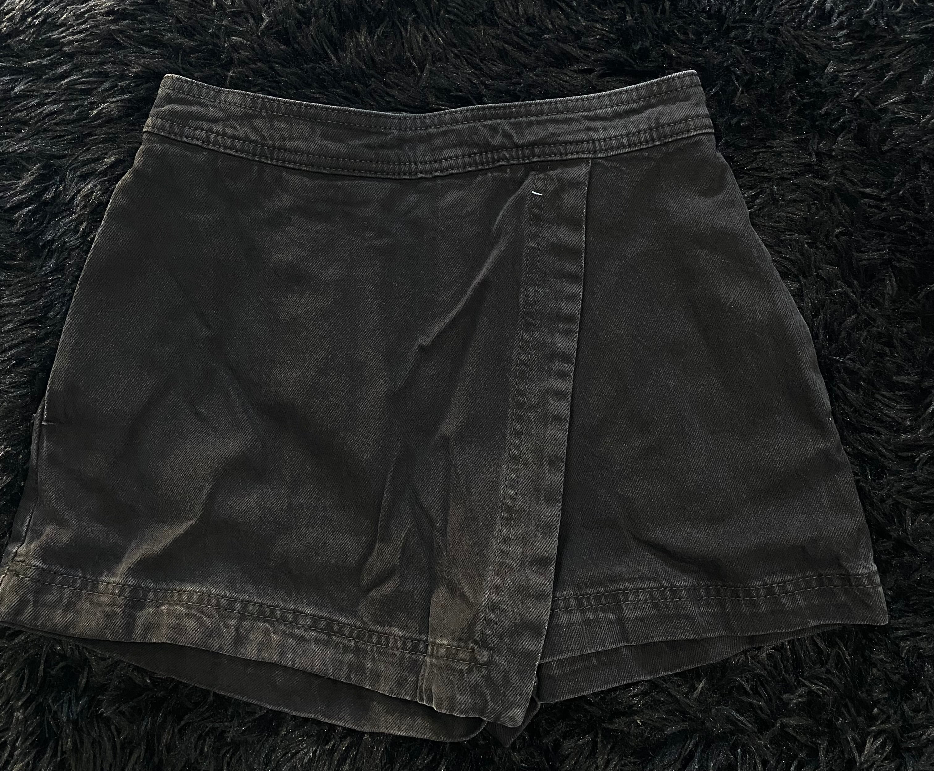 Short (HYM)