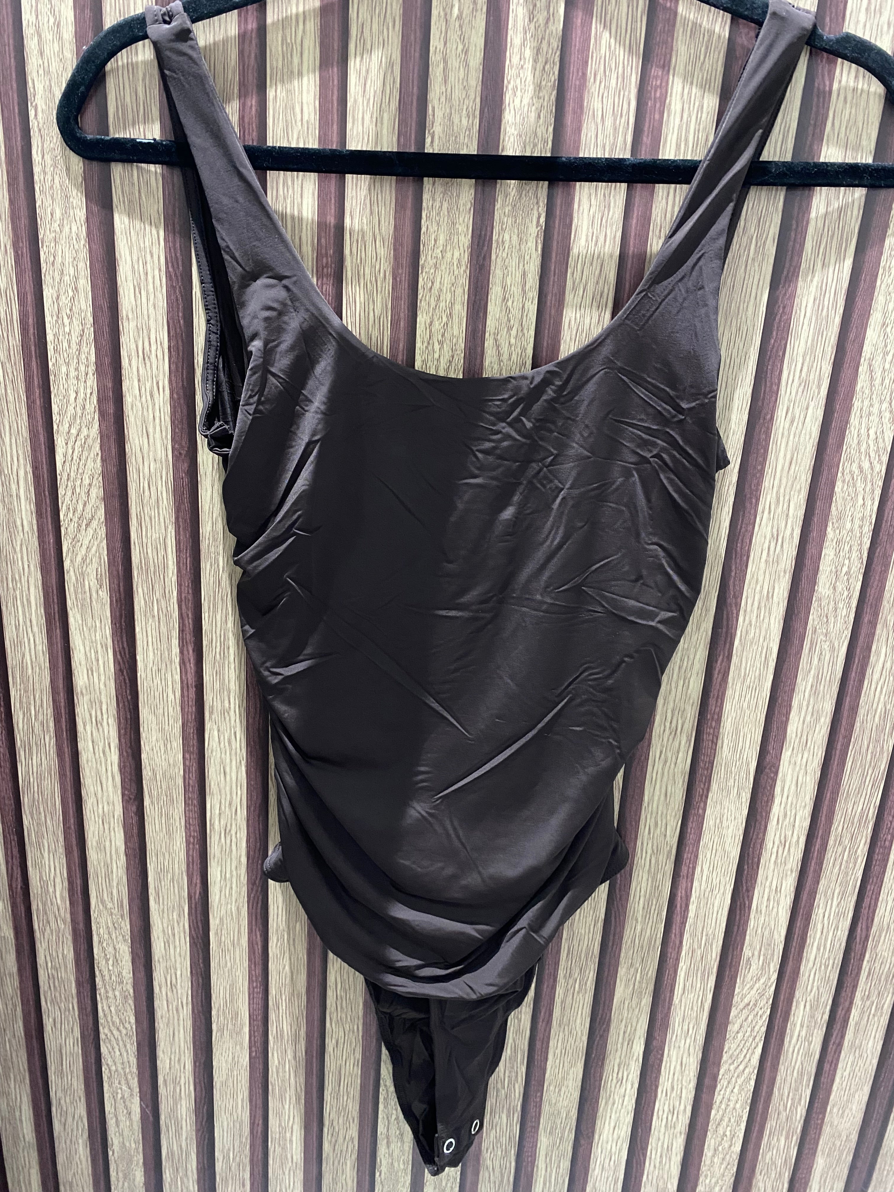 Body (STRADIVARIUS)
