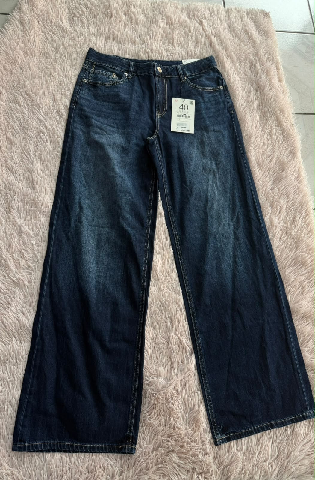 Jeans azul oscuro de pierna ancha Stradivarius