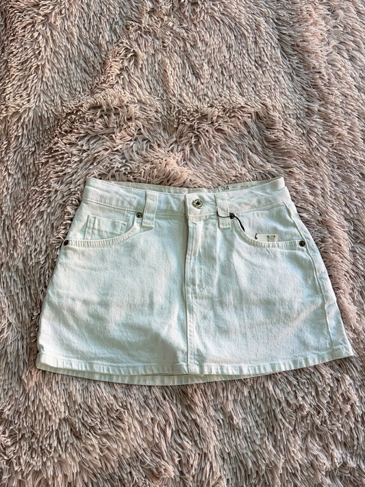 Minifalda blanca de mezclilla Stradivarius