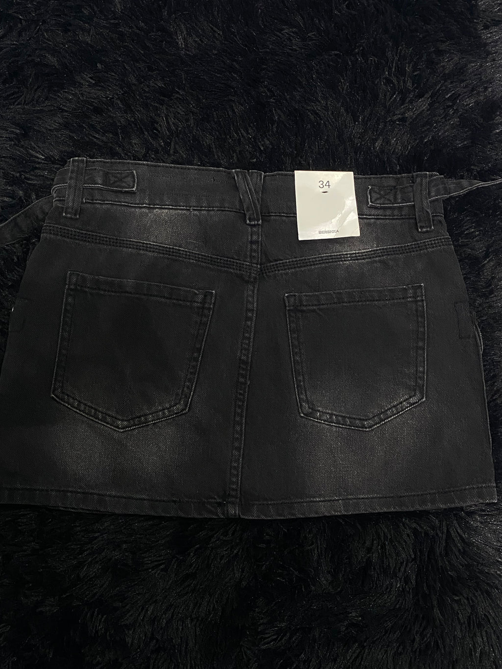 Falda (BERSHKA)