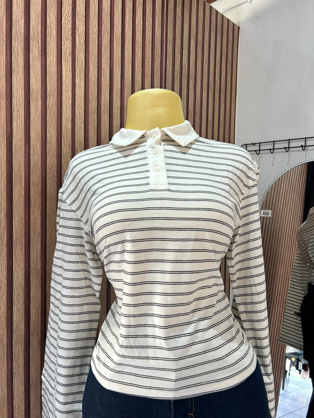 BLUSA CON CUELLO HYM