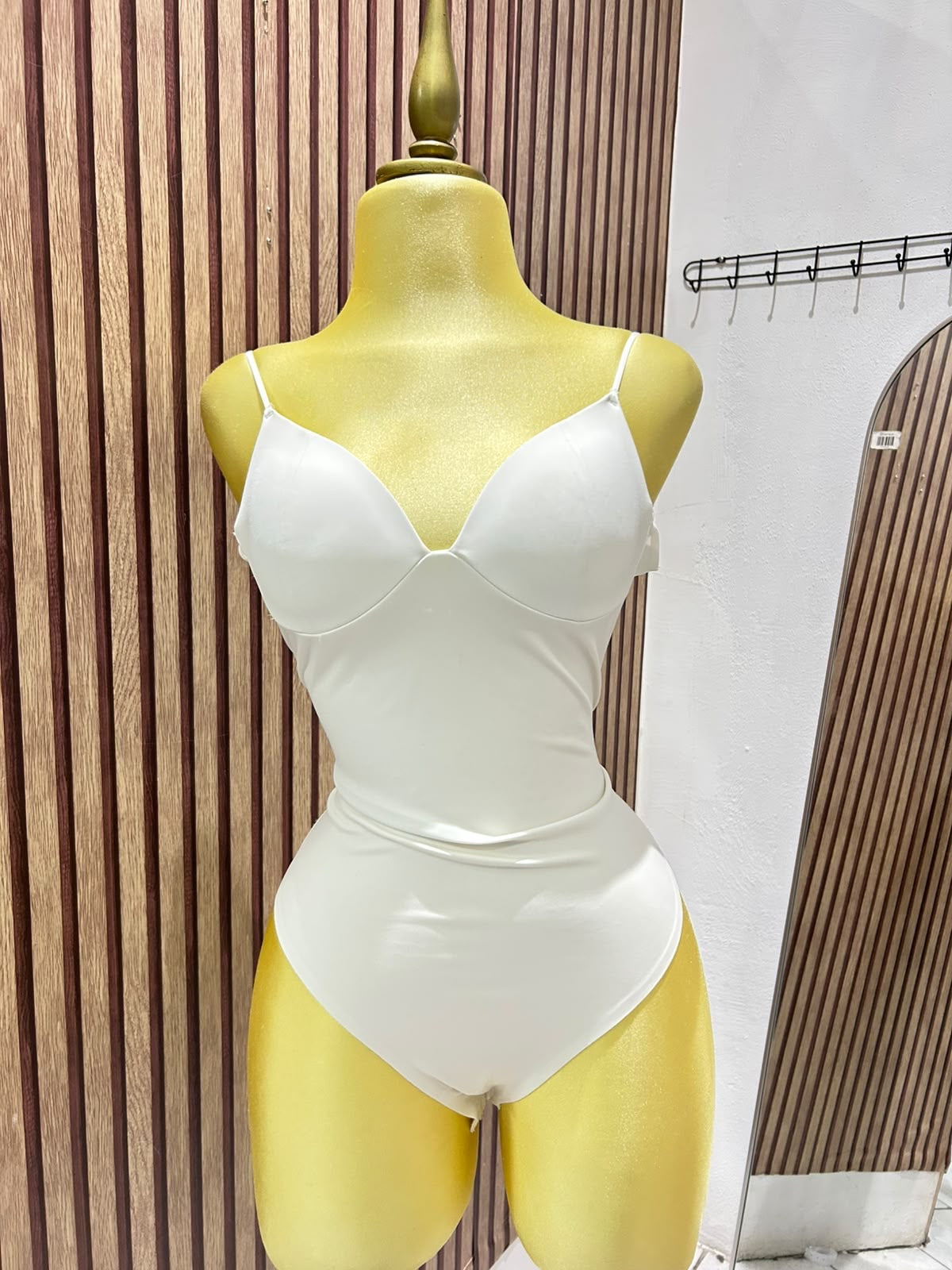 BODY ZARA