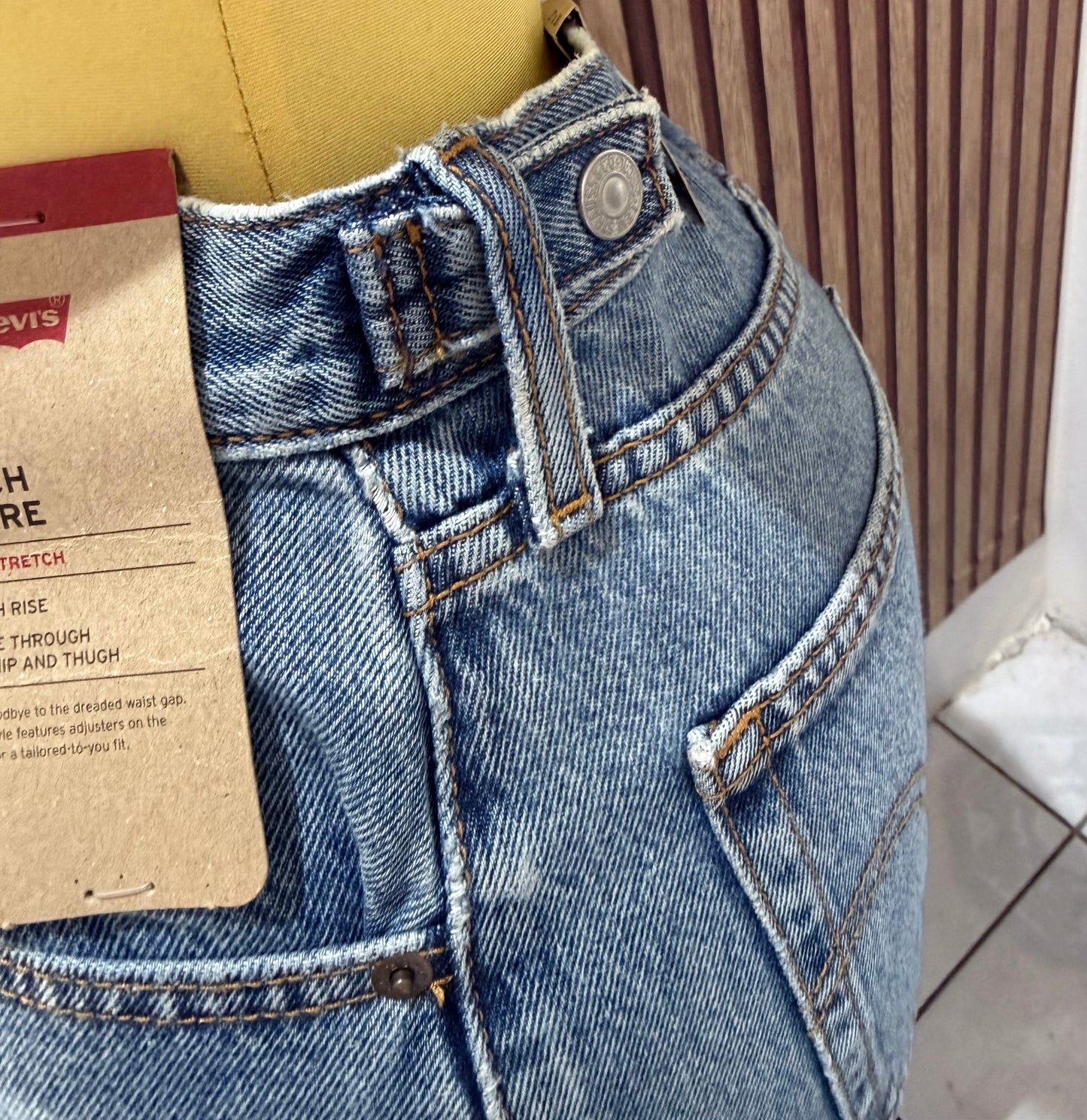 JEANS LEVIS CINCH FLARE
