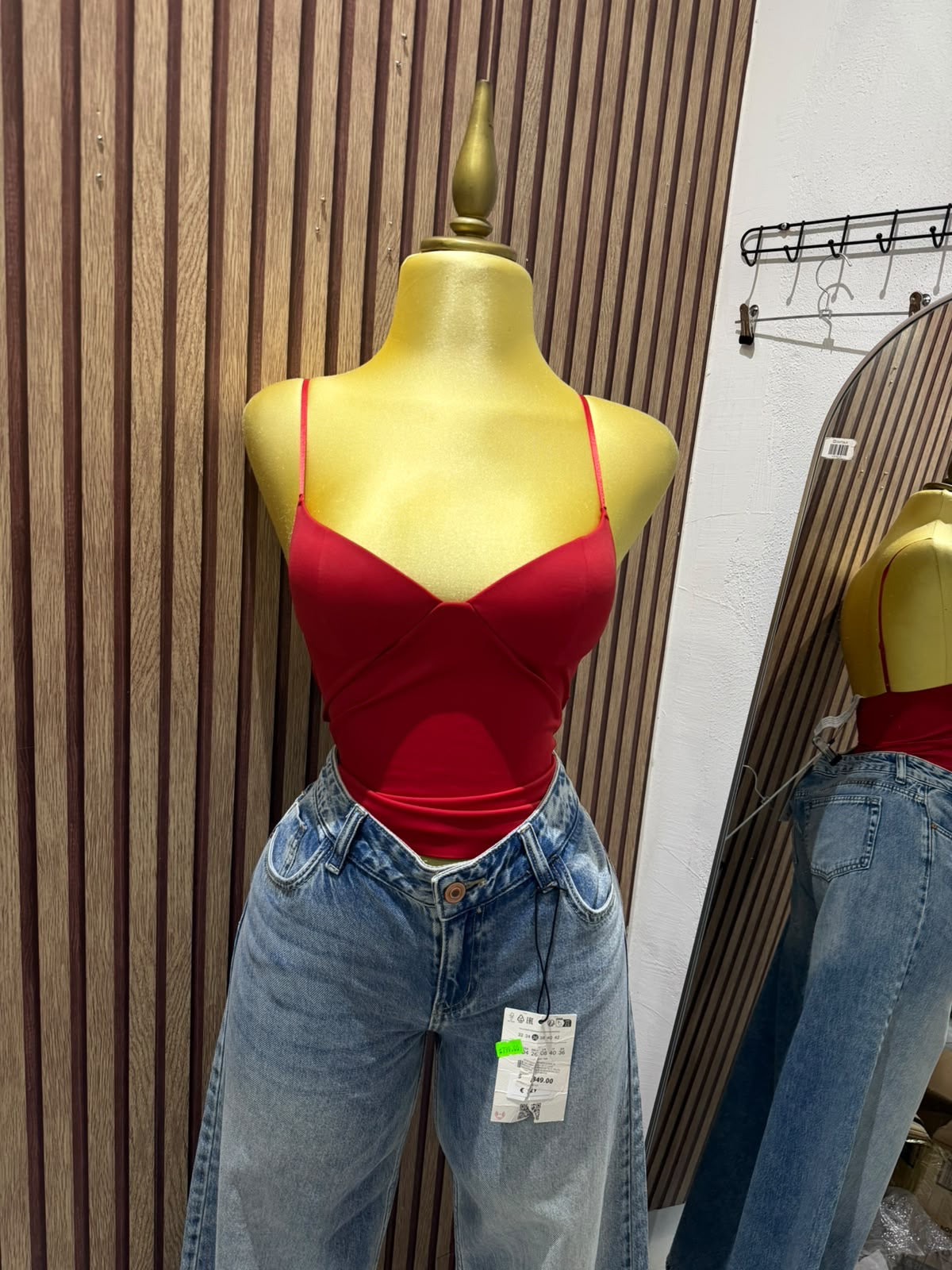 Blusa básica roja Stradivarius