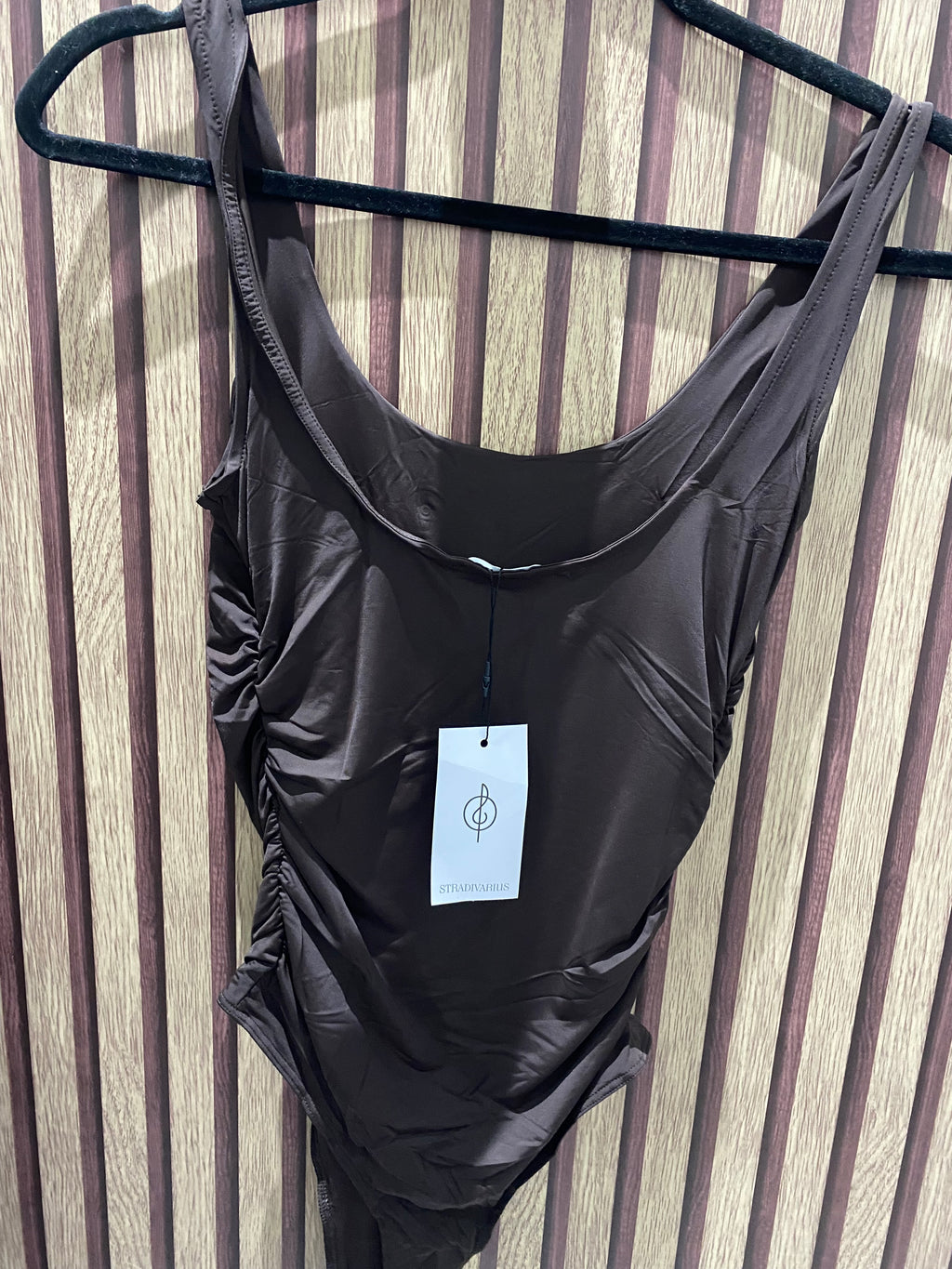Body (STRADIVARIUS)
