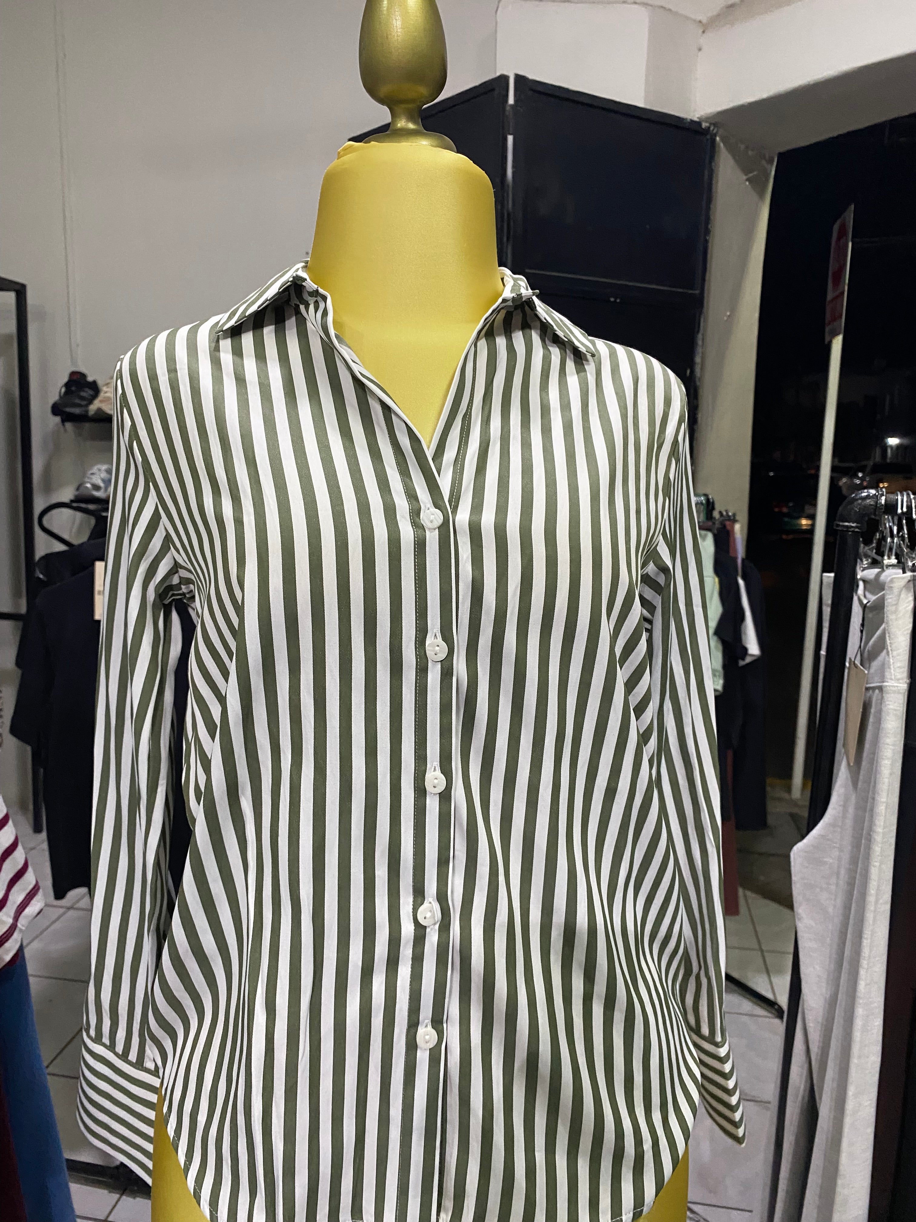Camisa (STRADIVARIUS)