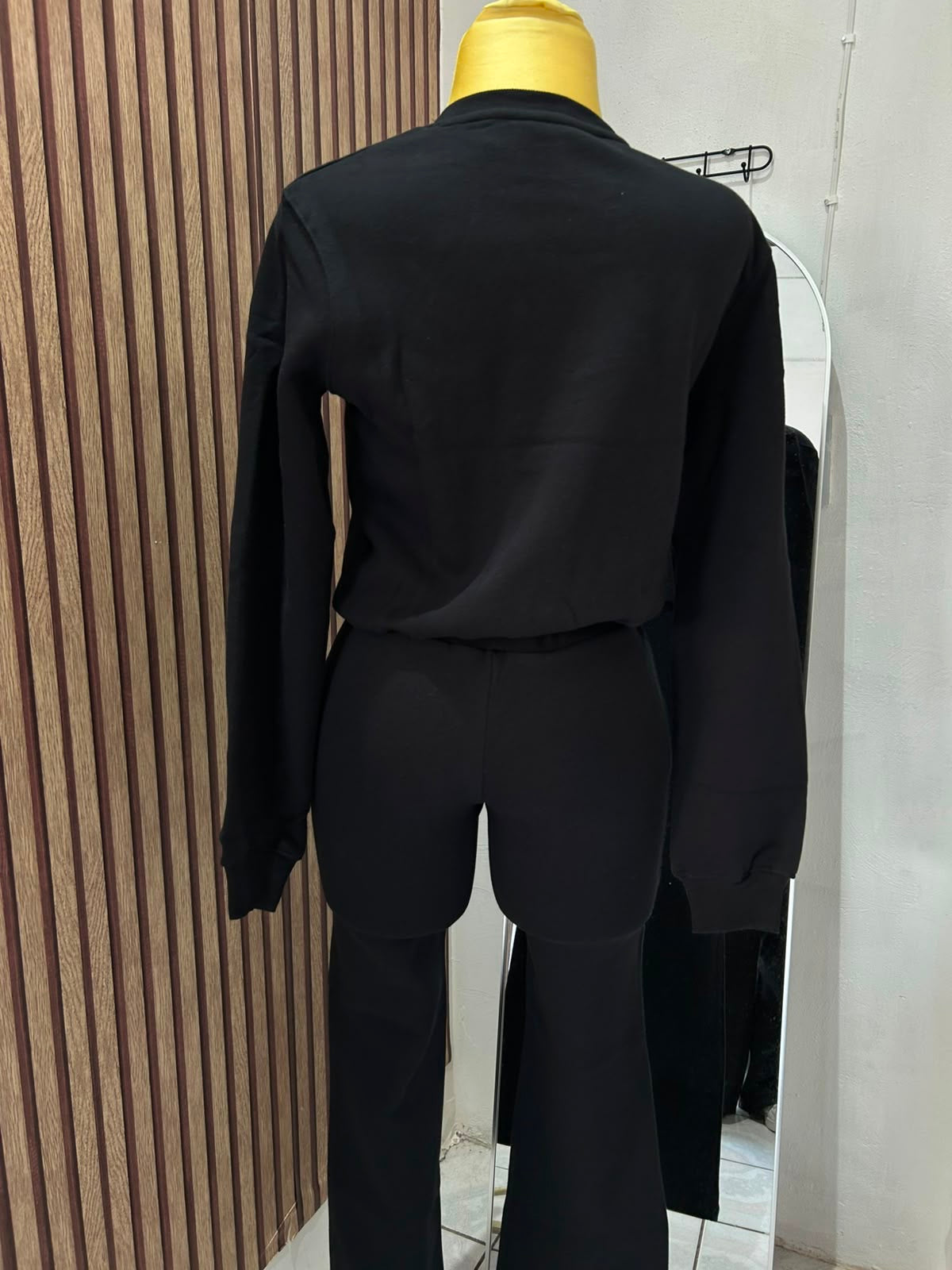 SUÉTER + LEGGINS