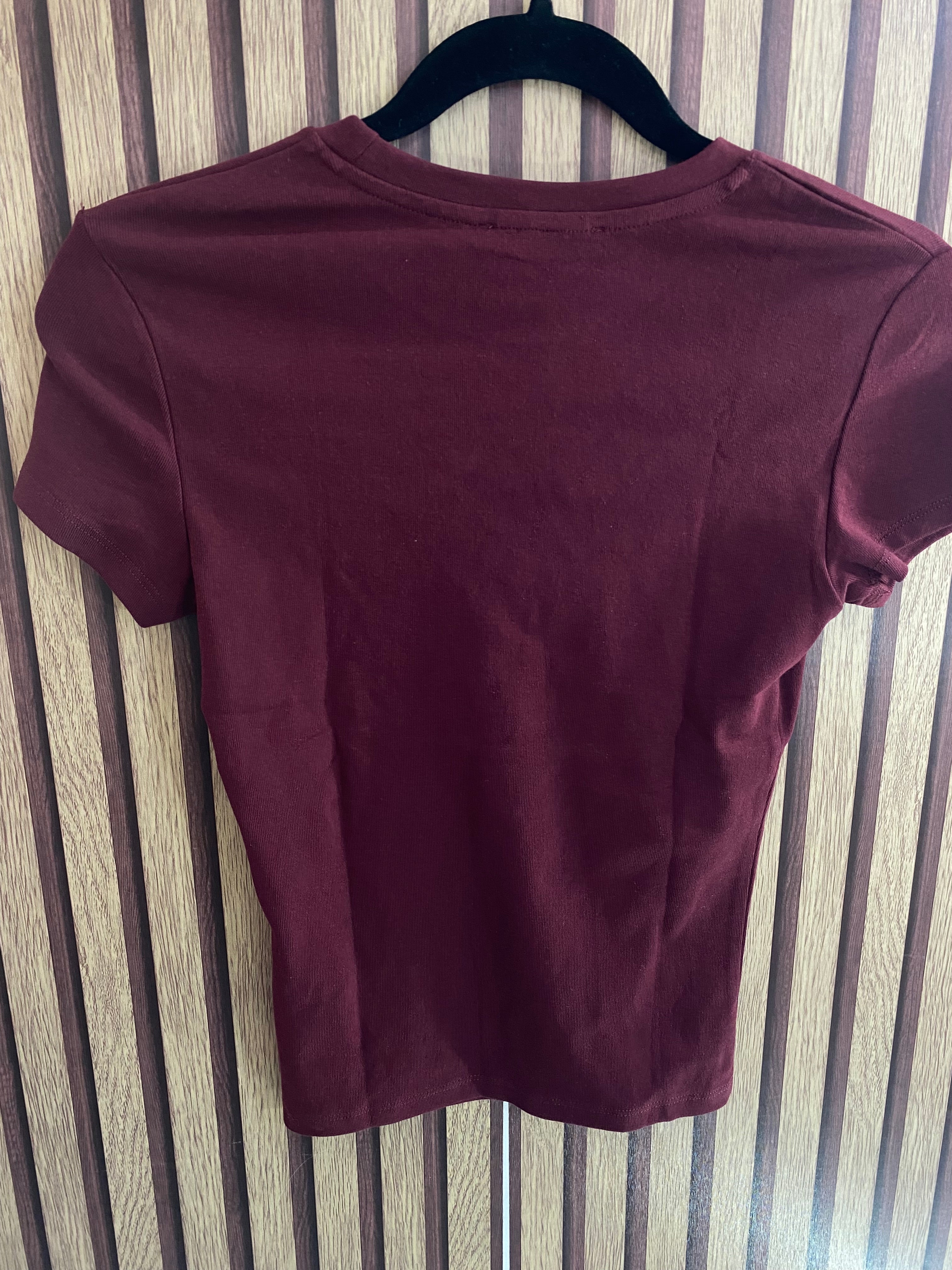 Blusa Básica (BERSHKA)