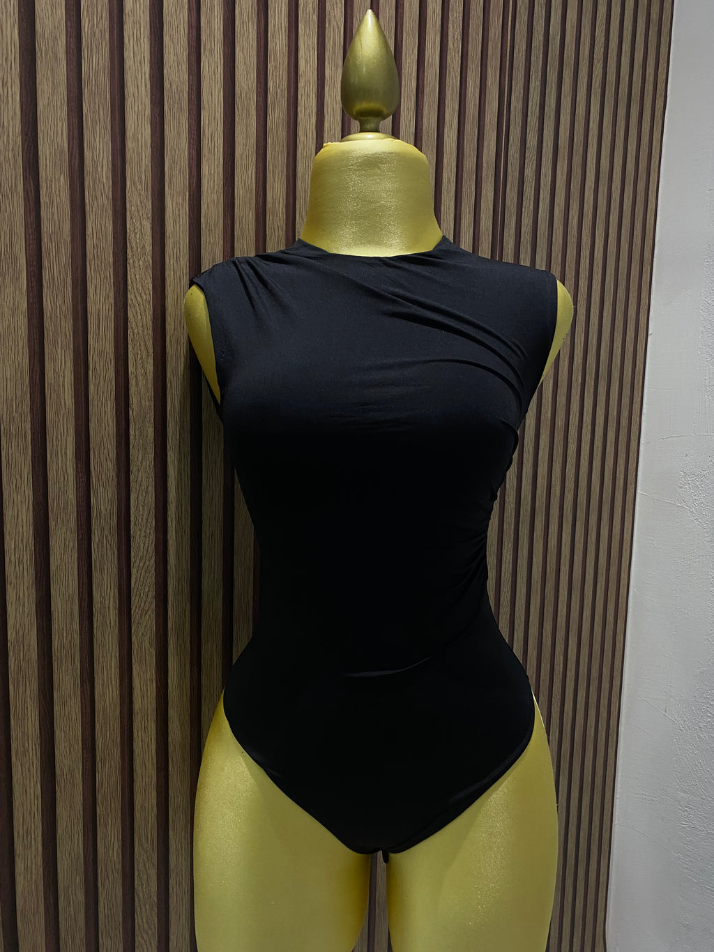 Body (STRADIVARIUS)