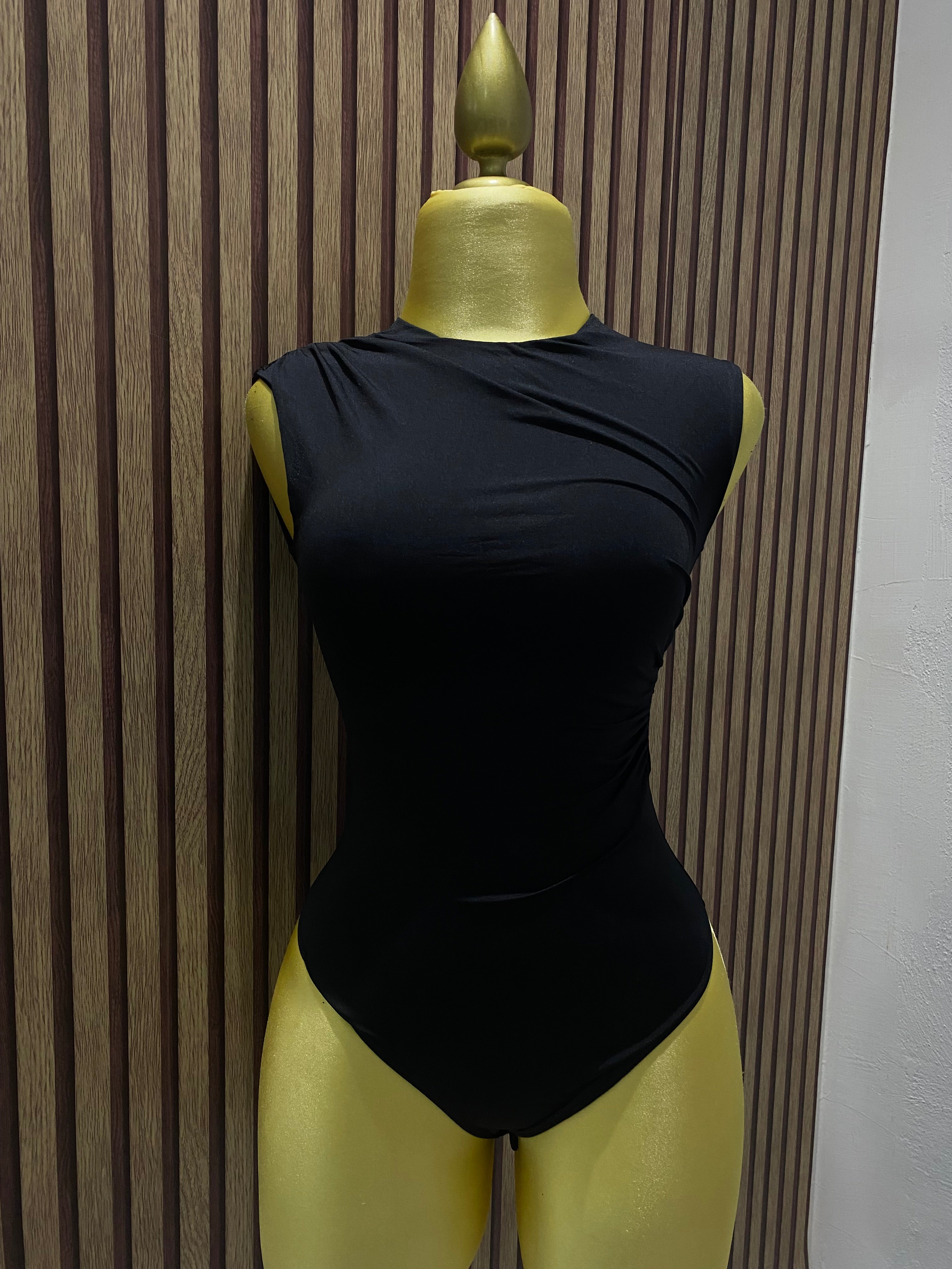 Body (STRADIVARIUS)
