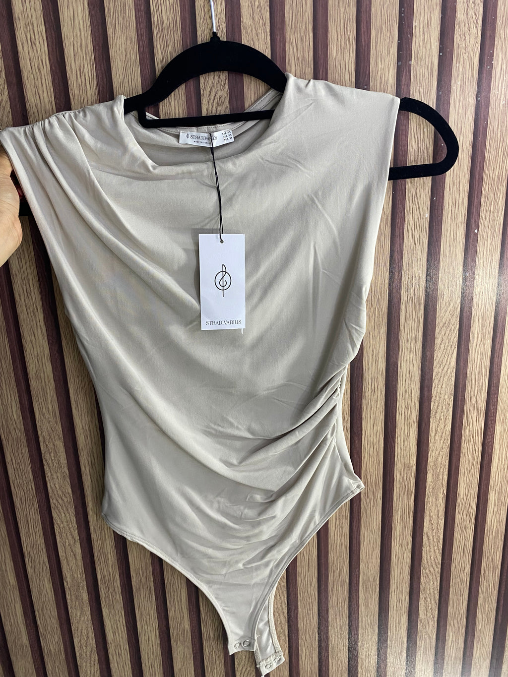 Body (STRADIVARIUS)