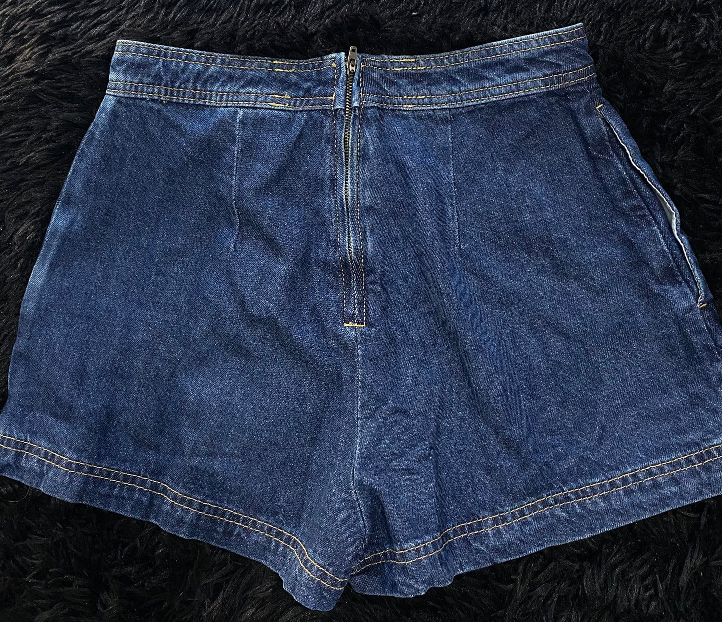 Short (HYM)