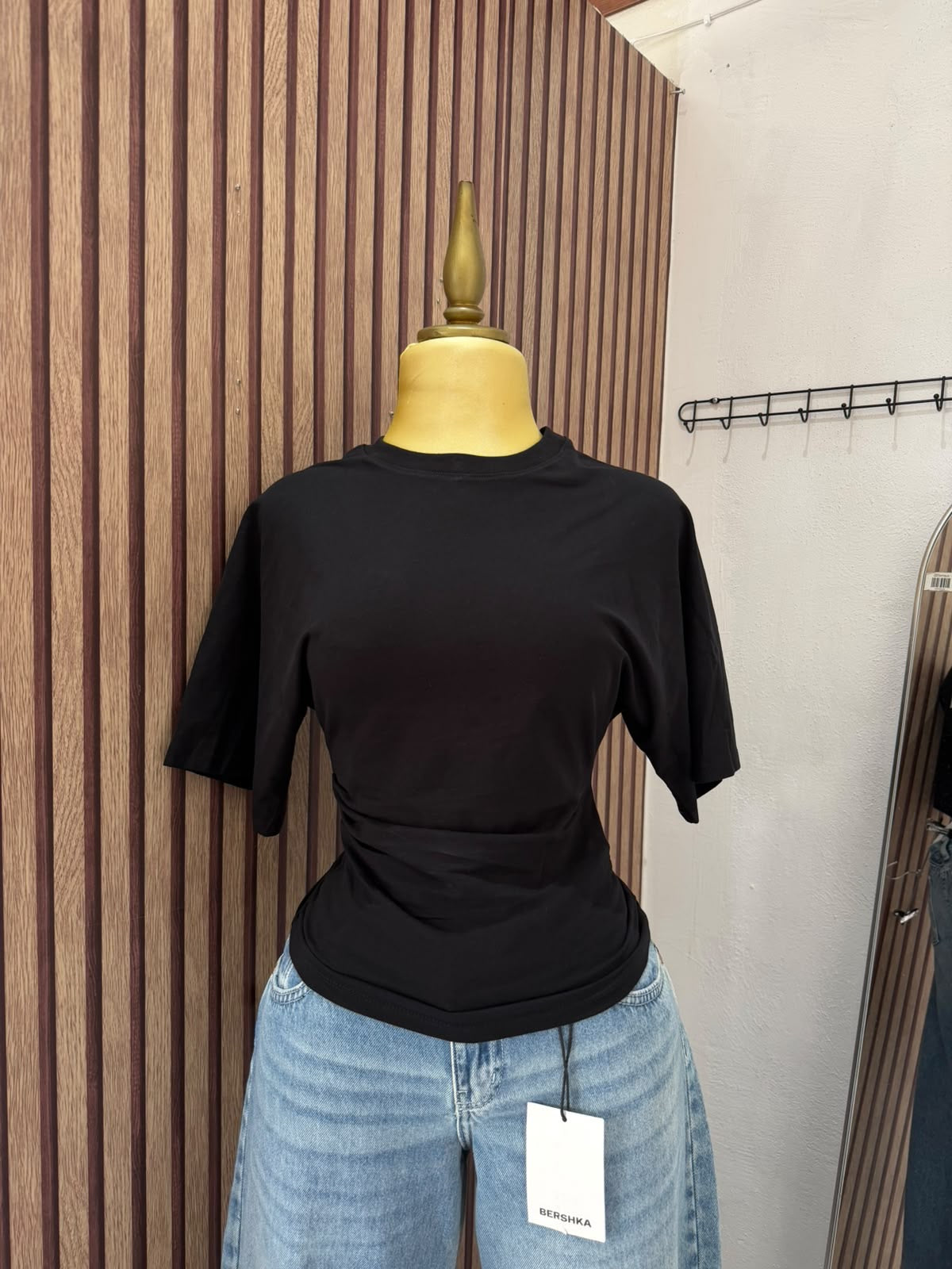 Blusa negra Stradivarius