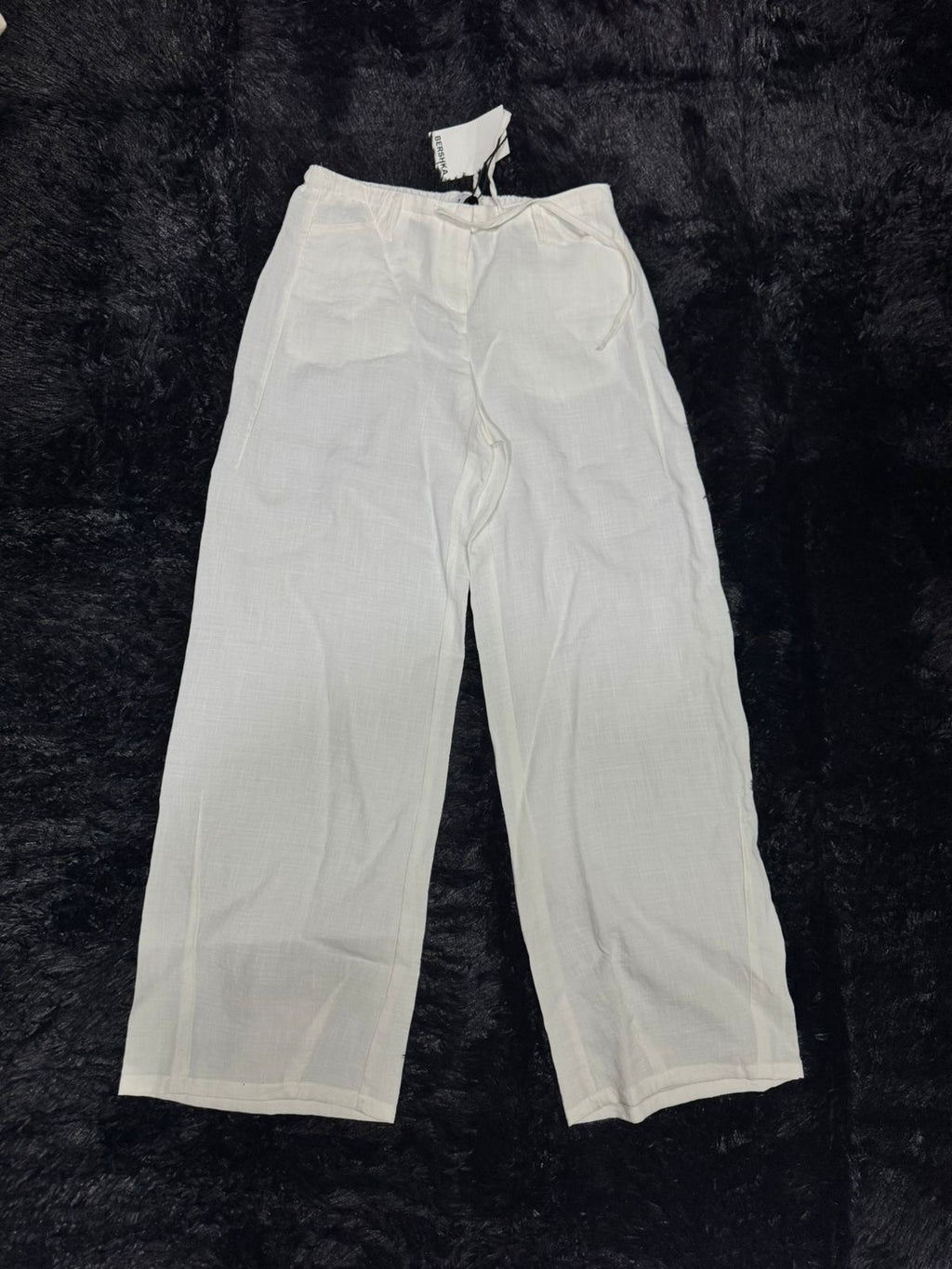 Pantalón lino (BERSHKA)