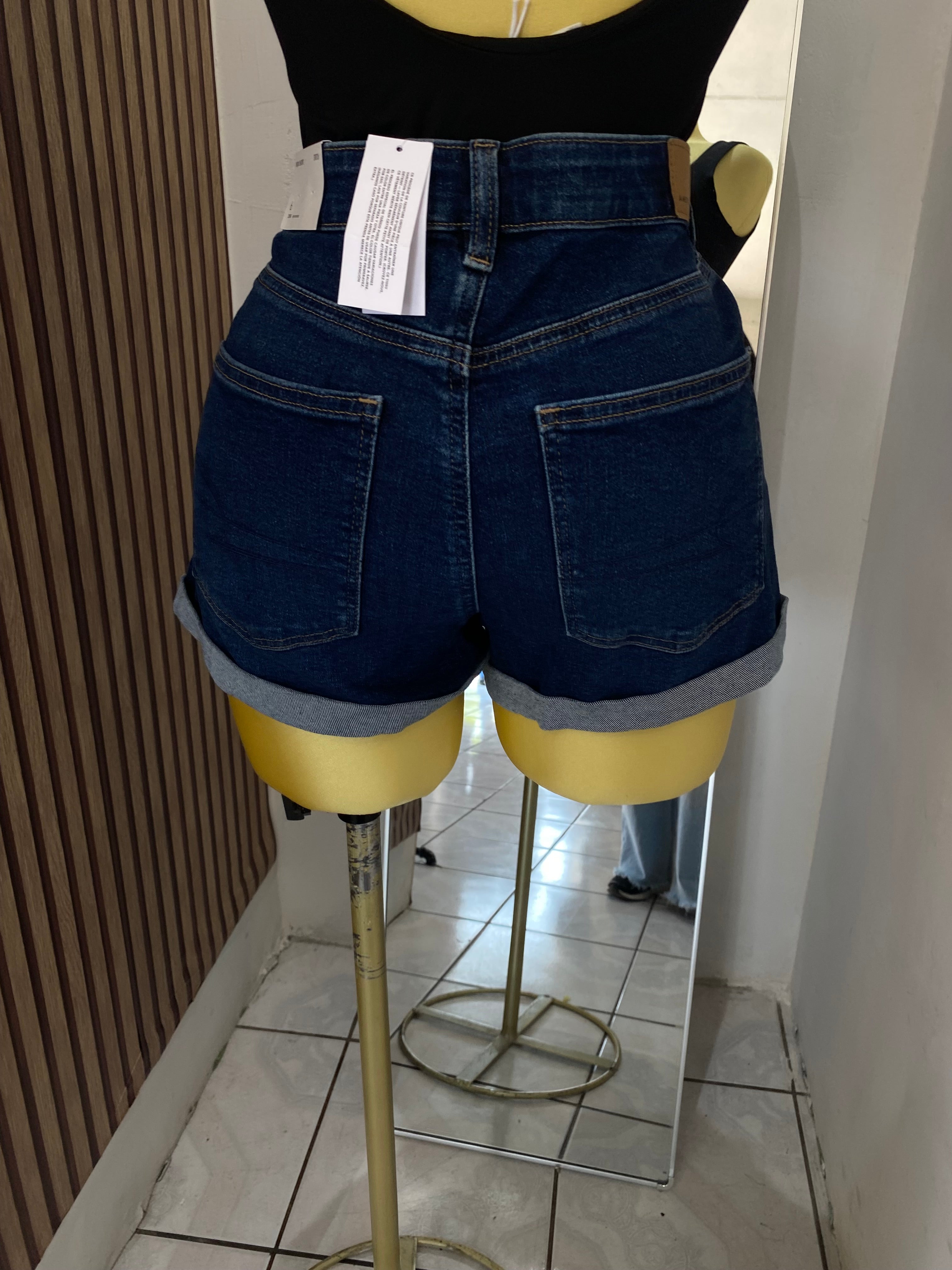 Short (AE)