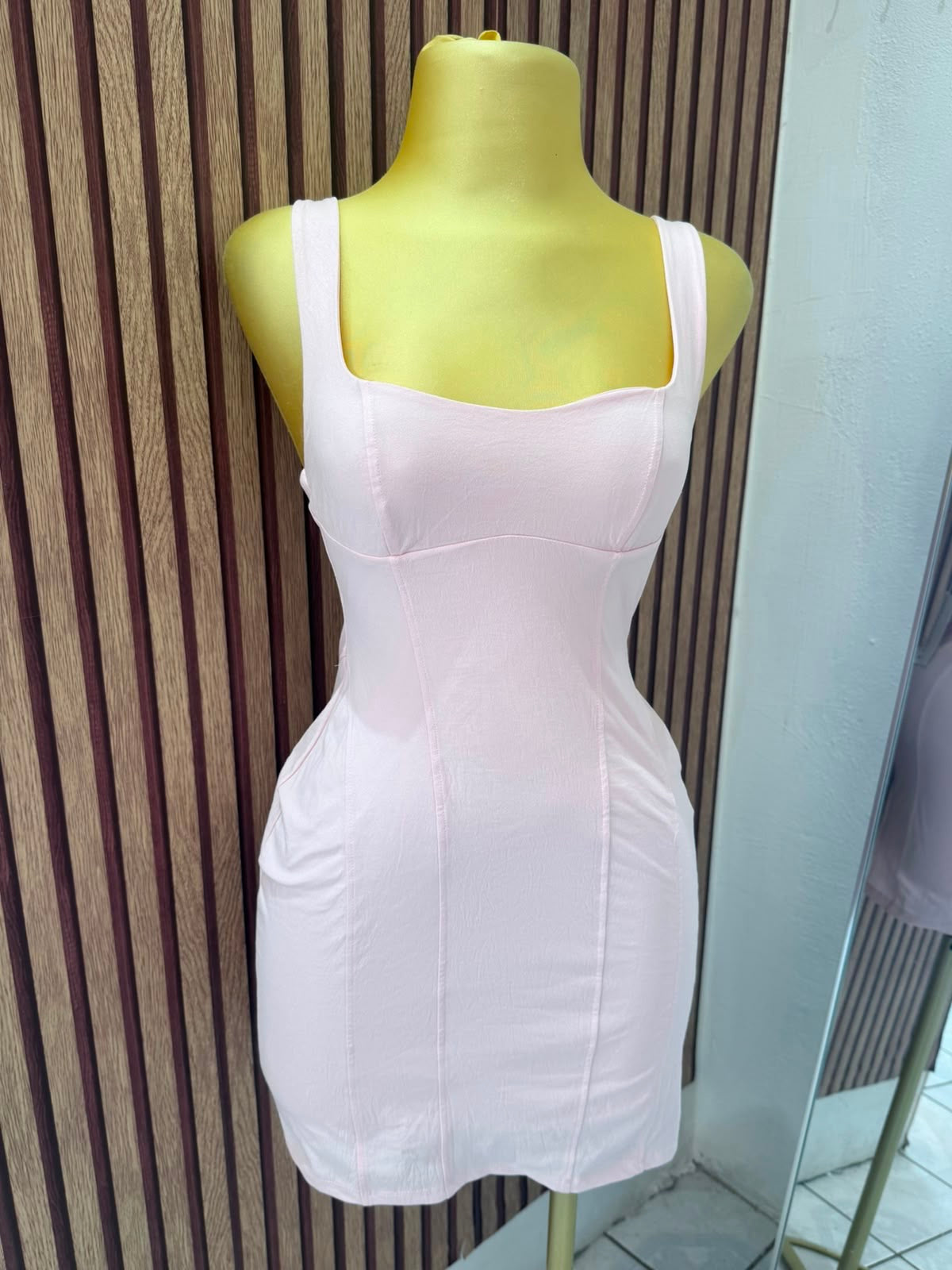 VESTIDO CORTO STRADIVARIUS