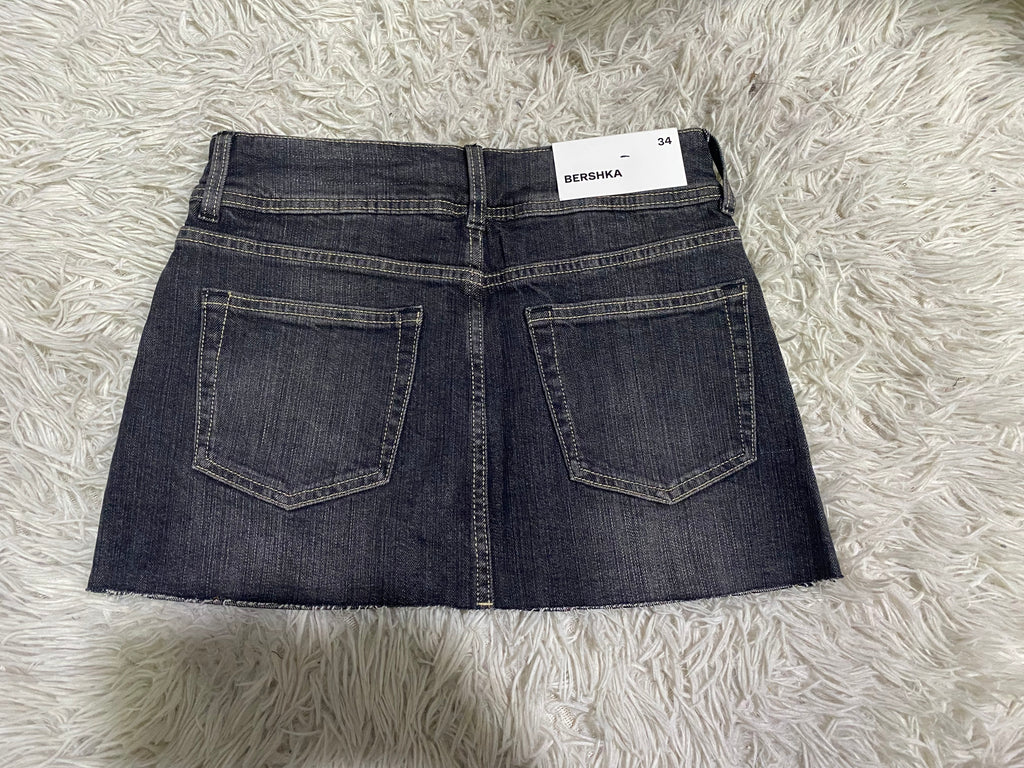 Falda (BERSHKA)