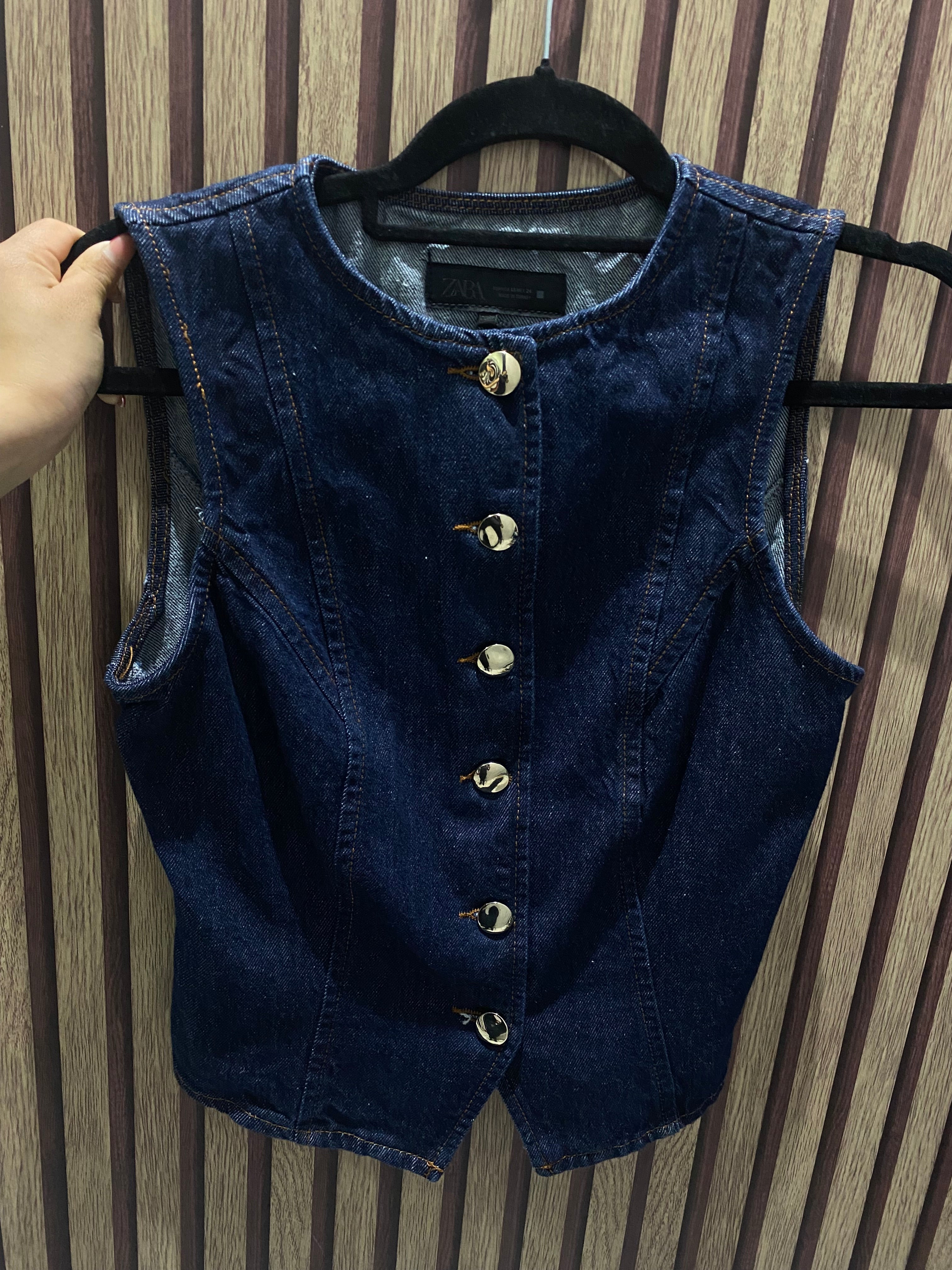 Chaleco (ZARA)