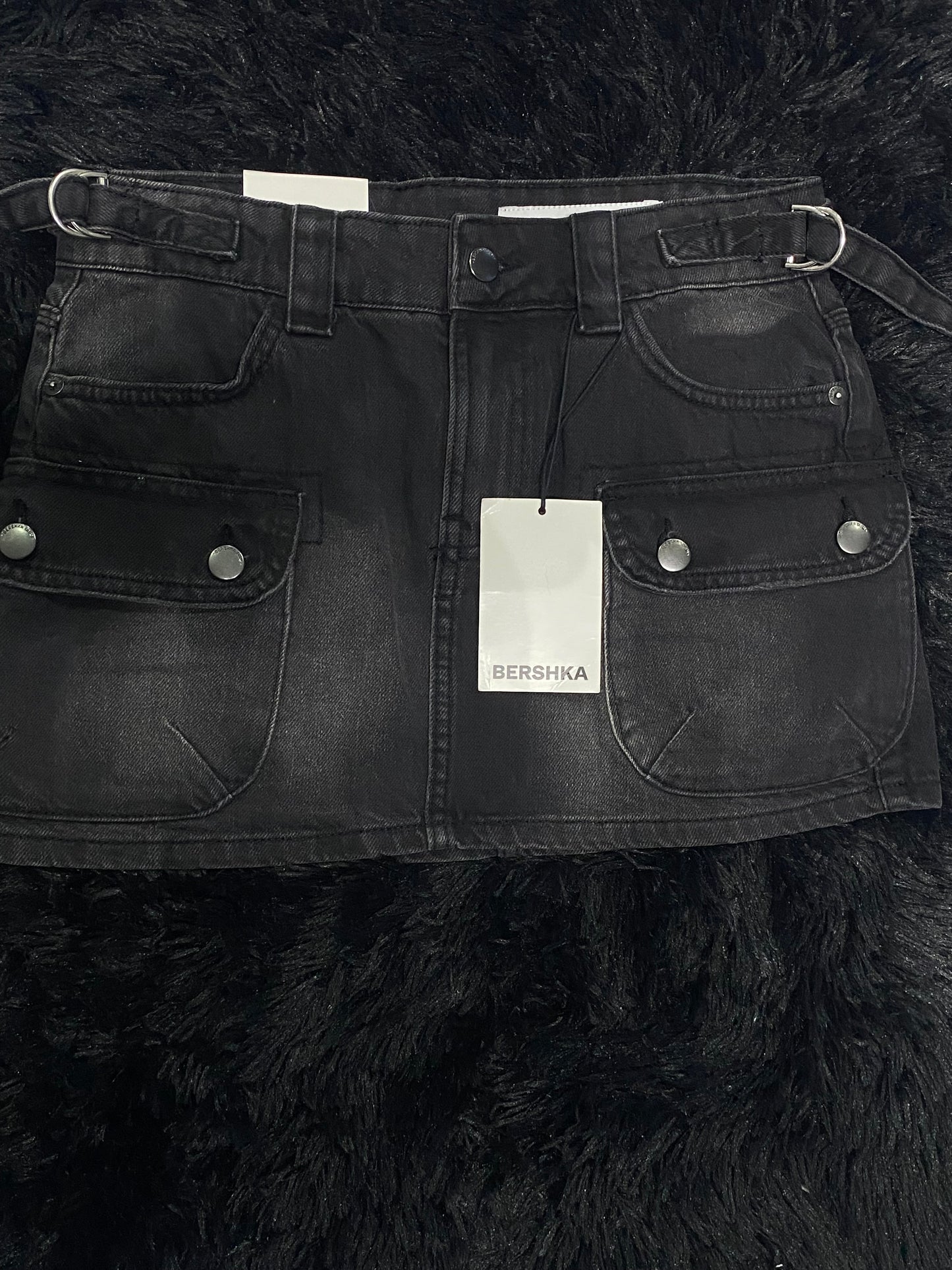 Falda (BERSHKA)