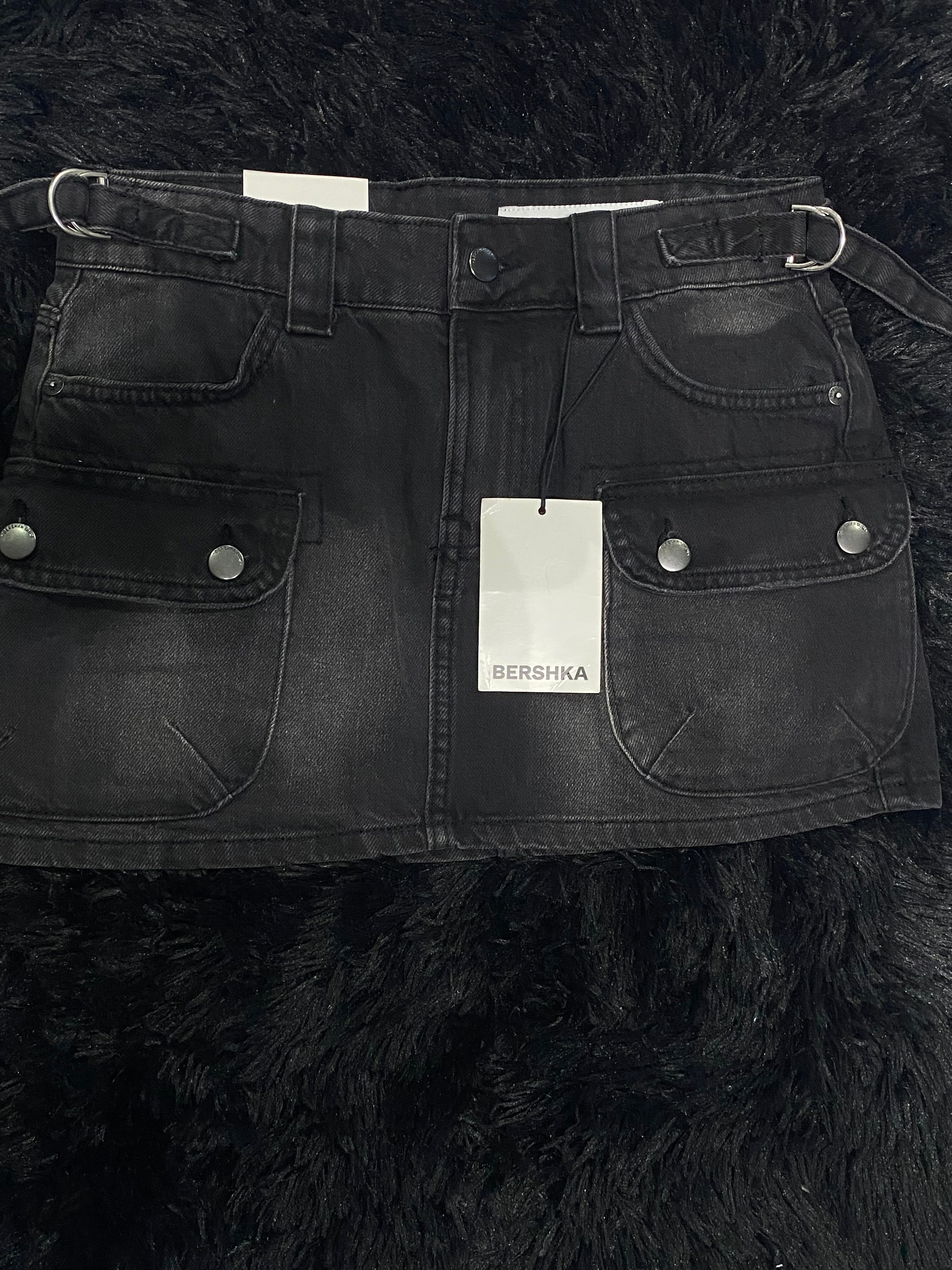 Falda (BERSHKA)