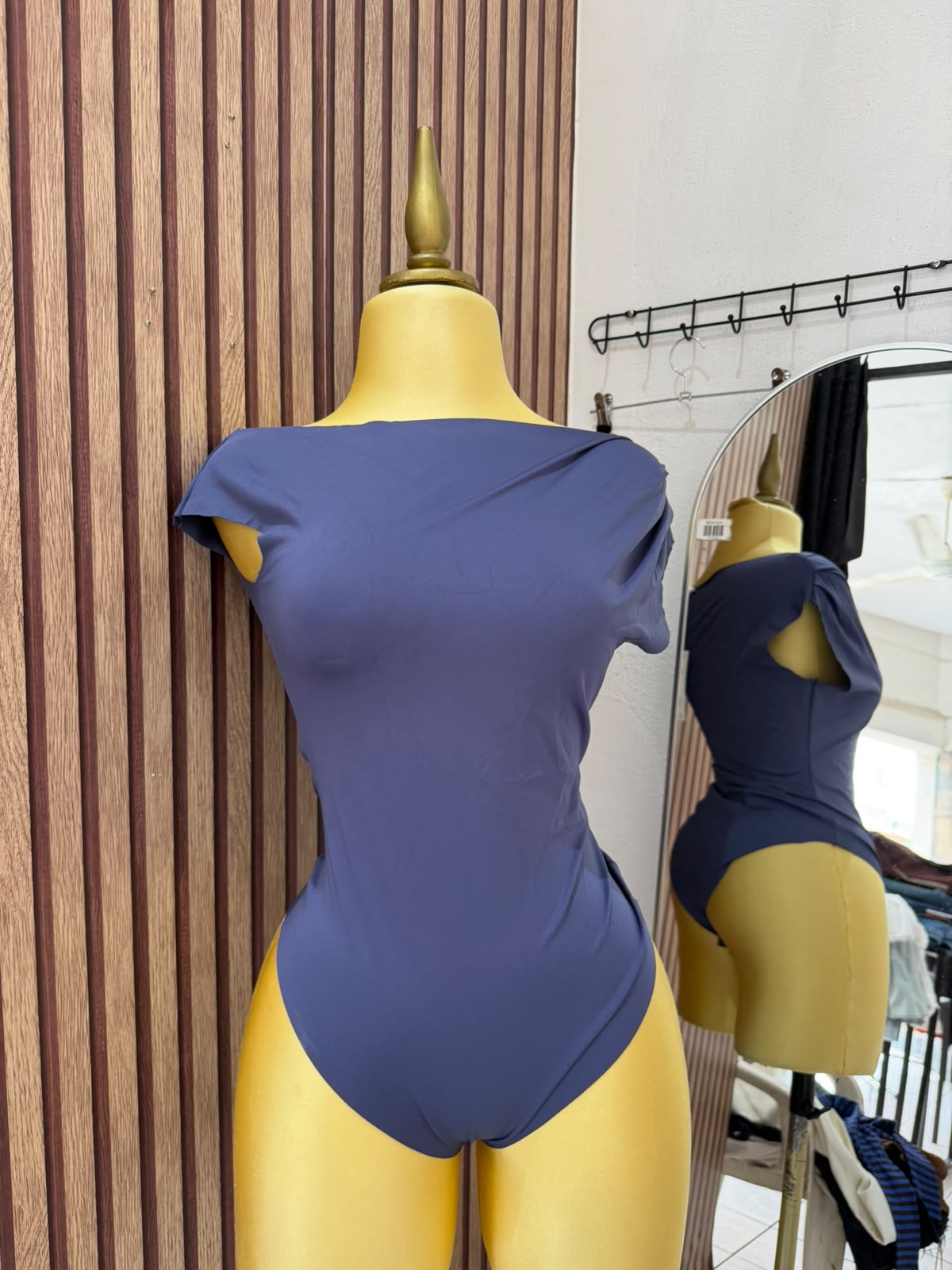BODY AZUL SIN MANGA ZARA