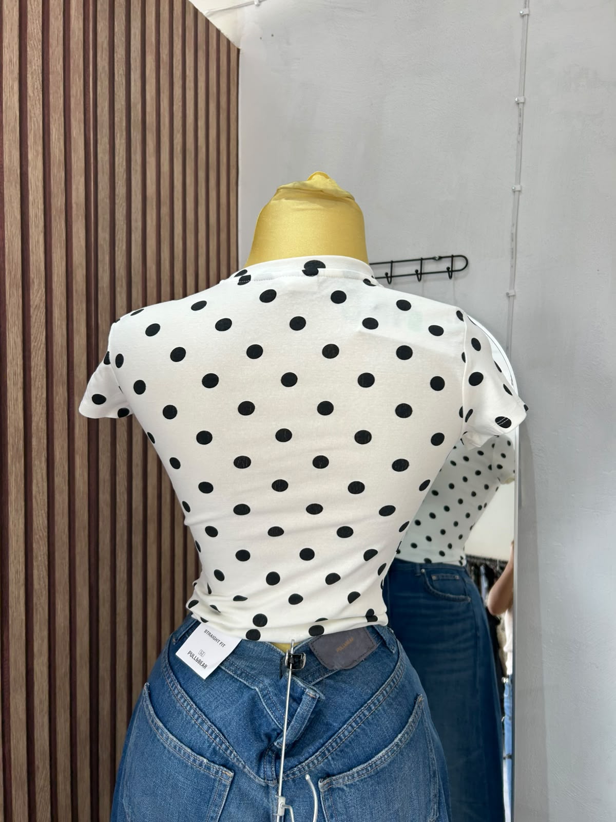 BLUSA PUNTOS BERSHKA