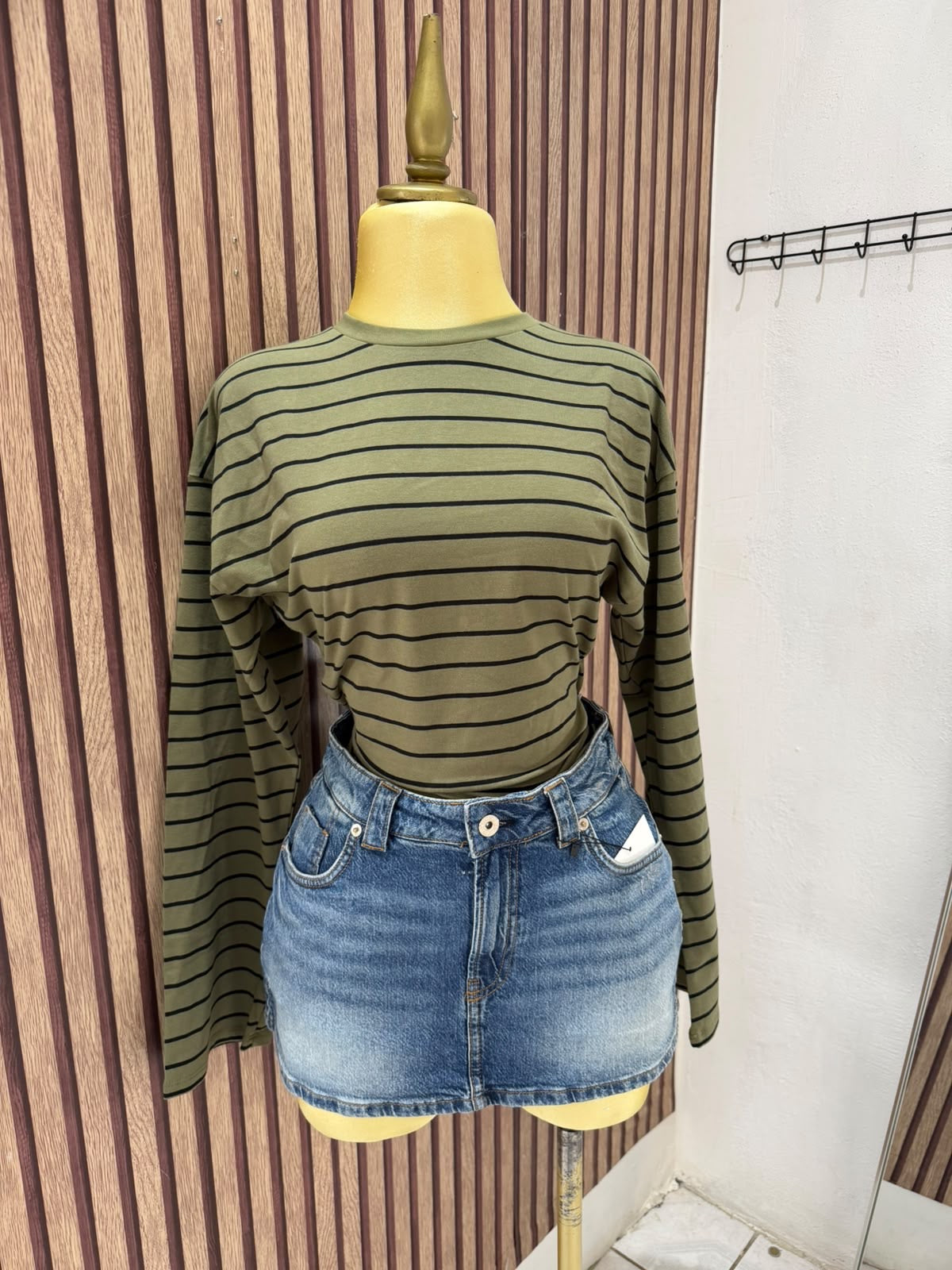 Blusa verde de rayas y manga larga