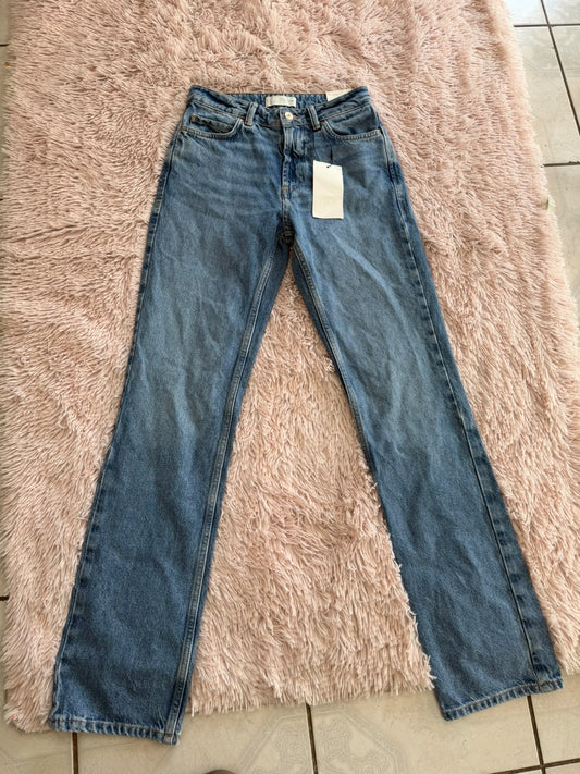 Jeans azules de corte recto Zara