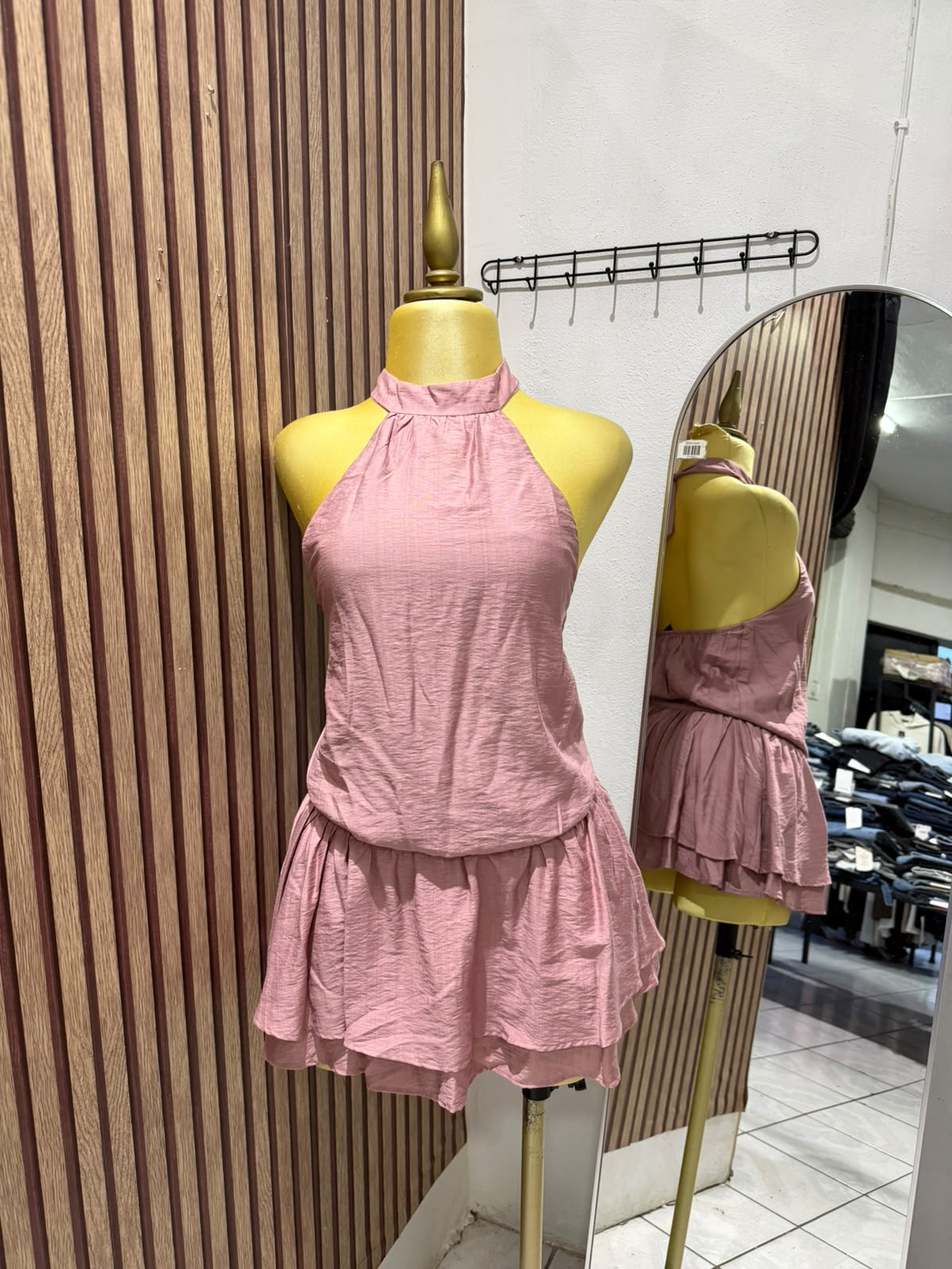 Vestido rosa claro High Street halter con volantes